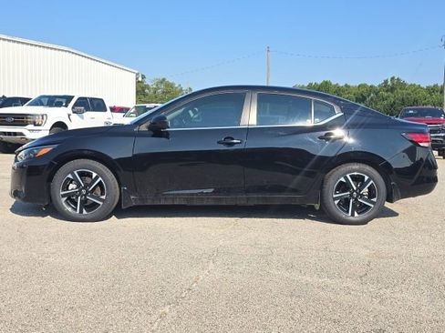 Used 2024 Nissan Sentra SV image 2