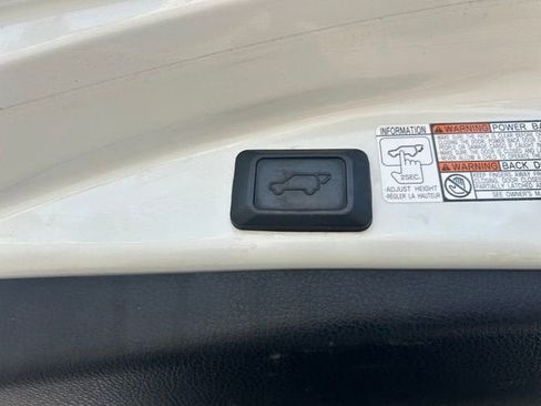 Used 2016 Toyota RAV4 Limited AWD/4WD image 12