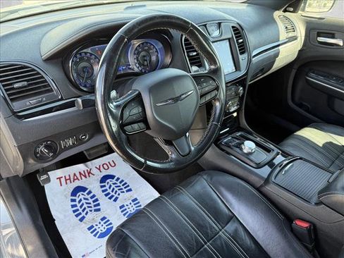 Used 2019 Chrysler 300 S image 12