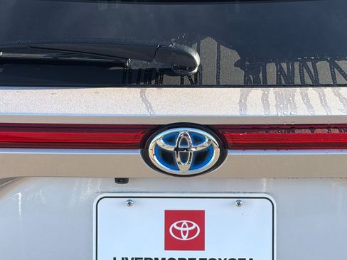 Used 2021 Toyota Venza Limited image 49