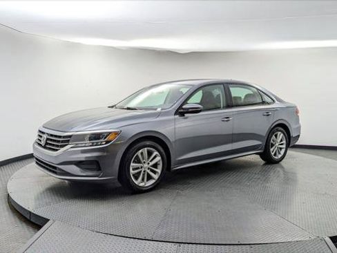 Used 2020 Volkswagen Passat 2.0T S image 2