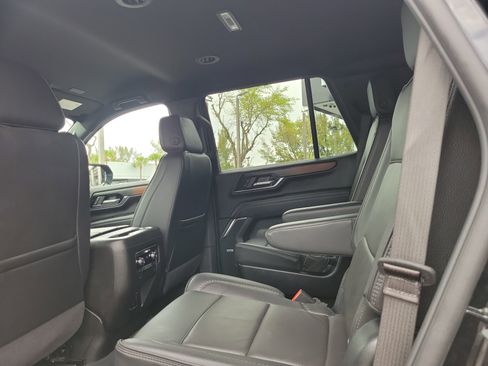 Used 2025 GMC Yukon Denali image 13