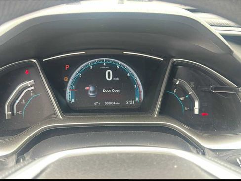 Used 2017 Honda Civic EX image 4