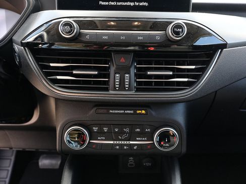 Used 2026 Ford Escape Active w/ Cold Weather Package FWD image 16
