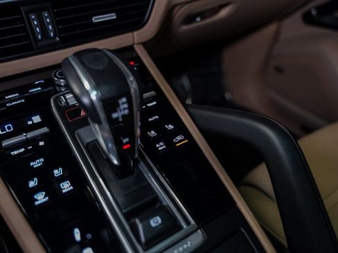 Used 2022 Porsche Cayenne GTS image 58