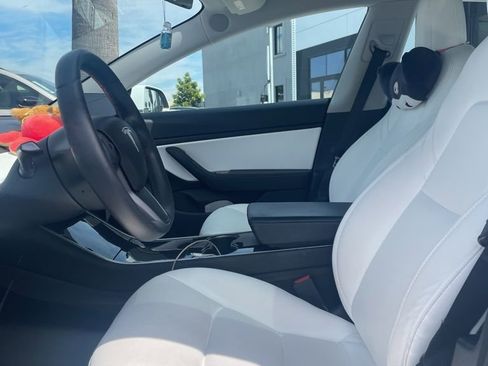 Used 2020 Tesla Model 3 Long Range image 17