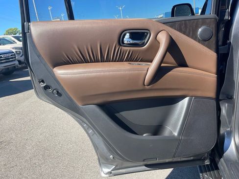 Used 2024 Nissan Armada Platinum image 31