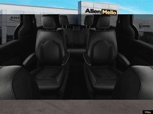 New 2023 Chrysler Pacifica Touring-L w/ S Appearance Package image 16