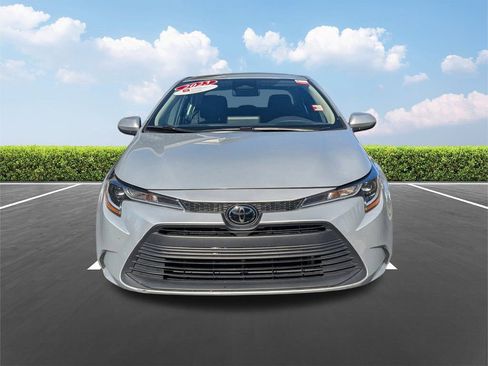 Certified 2023 Toyota Corolla LE image 9