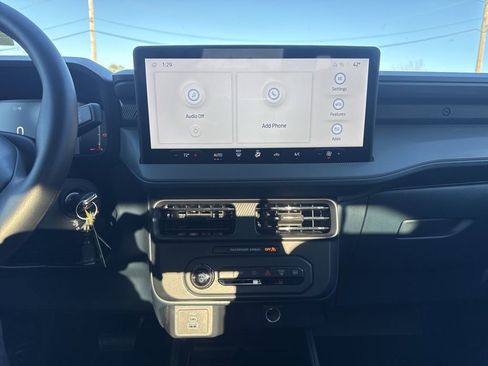 New 2025 Ford Maverick XL image 13