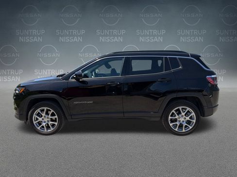 Used 2024 Jeep Compass Latitude AWD/4WD image 34