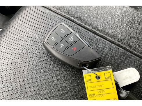 Used 2025 Chevrolet Silverado 1500 LTZ image 14
