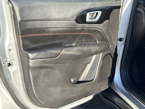 Used 2025 Jeep Compass Trailhawk AWD/4WD image 15