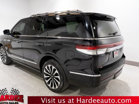 Used 2024 Lincoln Navigator Reserve AWD/4WD image 3