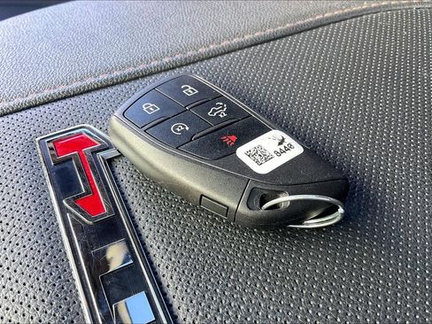 Used 2024 GMC Sierra 2500 AT4 w/ AT4 Premium Plus Package image 14