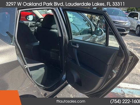 Used 2013 MAZDA MAZDA3 i Touring image 33