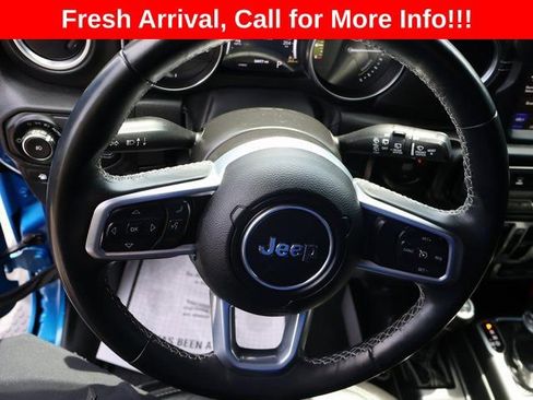 Used 2022 Jeep Wrangler Unlimited Sahara AWD/4WD image 35