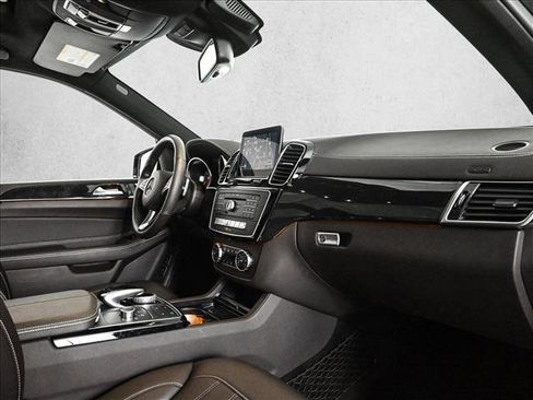 Used 2018 Mercedes-Benz GLS 450 4MATIC image 25