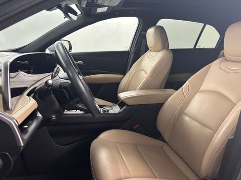 Used 2024 Cadillac XT4 Premium Luxury w/ Technology Package image 16