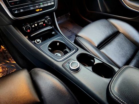 Used 2017 Mercedes-Benz GLA 250 4MATIC image 17