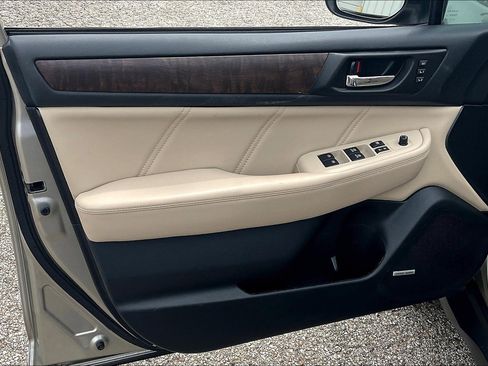 Used 2018 Subaru Outback 2.5i Limited image 20