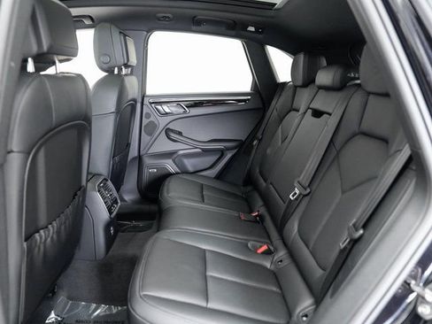 Certified 2025 Porsche Macan image 28