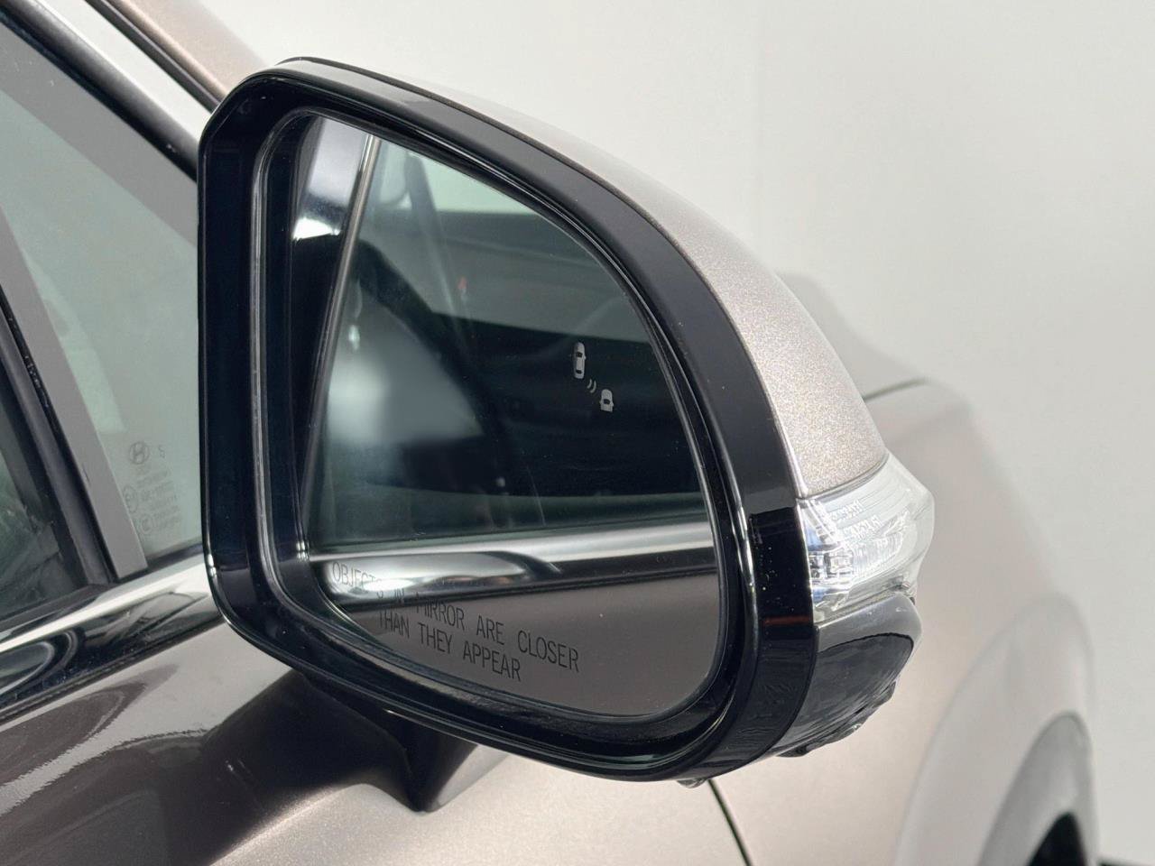 Used 2020 Hyundai Santa Fe Limited AWD/4WD image 31