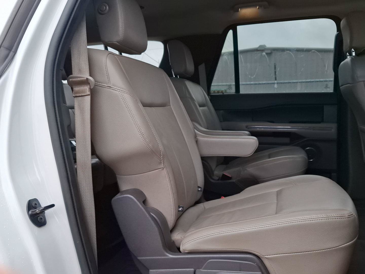 Used 2020 Ford Expedition Max XLT w/ Equipment Group 201A AWD/4WD image 12