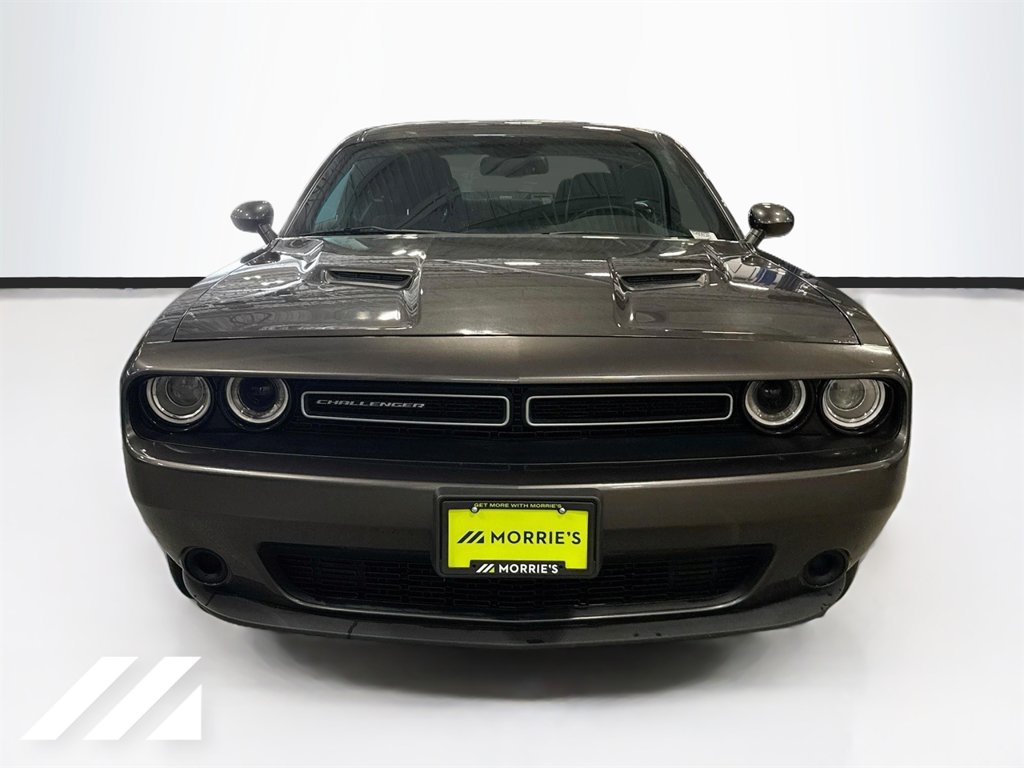 Used 2015 Dodge Challenger SXT RWD image 2