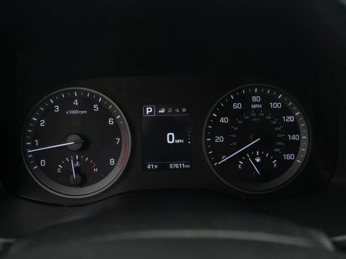 Used 2018 Hyundai Tucson Sport image 18