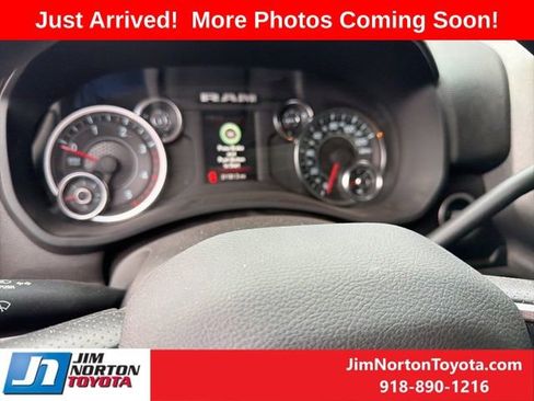 Used 2024 RAM 2500 Tradesman w/ Chrome Appearance Group image 12