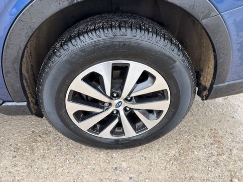 Used 2021 Subaru Outback Premium image 7