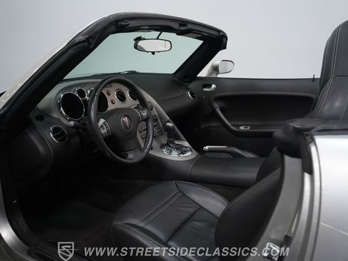 Used 2007 Pontiac Solstice GXP w/ Premium Package RWD image 4