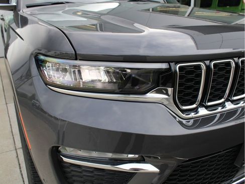 New 2025 Jeep Grand Cherokee Limited w/ Luxury Tech Group II image 39