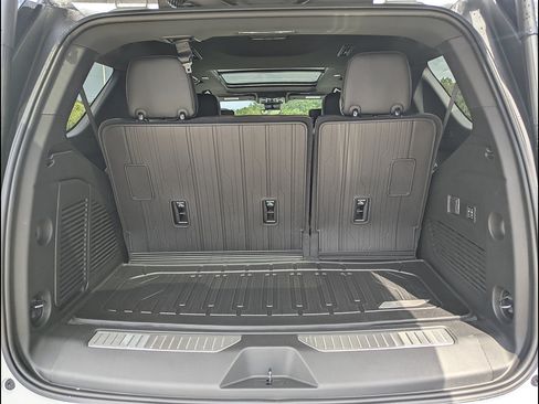 New 2026 GMC Yukon Denali Ultimate AWD/4WD image 19