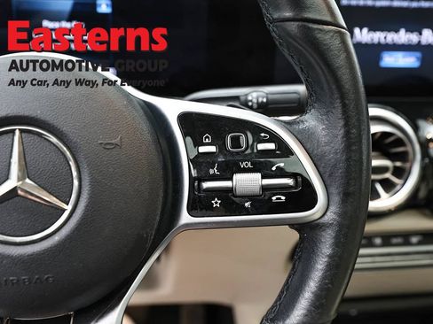 Used 2021 Mercedes-Benz GLB 250 4MATIC image 16