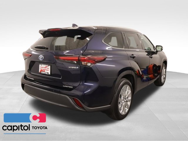 Used 2024 Toyota Highlander Limited AWD/4WD image 2