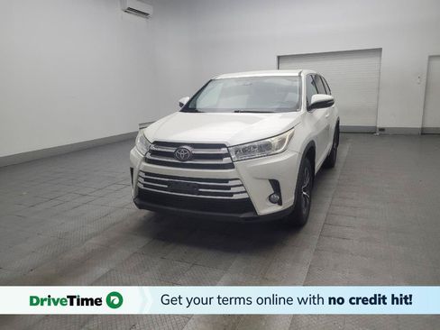 Used 2018 Toyota Highlander Plus AWD/4WD image 1