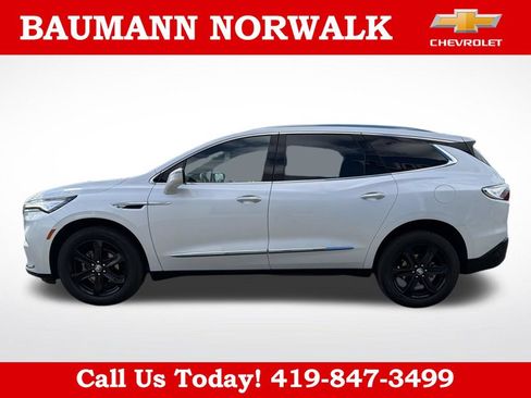 Used 2024 Buick Enclave Essence w/ Sport Touring Edition FWD image 4
