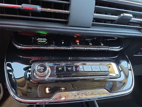 New 2026 Lincoln Corsair Premiere image 14