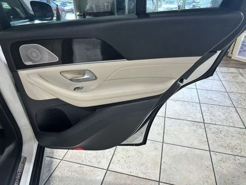 Used 2020 Mercedes-Benz GLE 350 4MATIC w/ Premium Package image 28