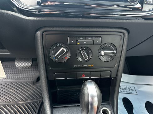 Used 2017 Volkswagen Beetle 1.8T Classic image 13