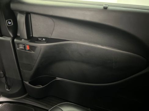 Used 2025 Chrysler Pacifica Select FWD image 28