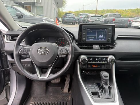 Used 2019 Toyota RAV4 XLE w/ Convenience Package AWD/4WD image 25