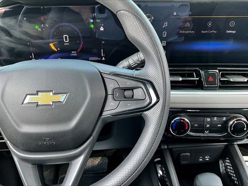 Used 2024 Chevrolet TrailBlazer LT FWD image 11