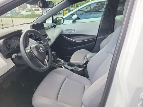 Used 2025 Toyota Corolla SE w/ Convenience Package FWD image 12