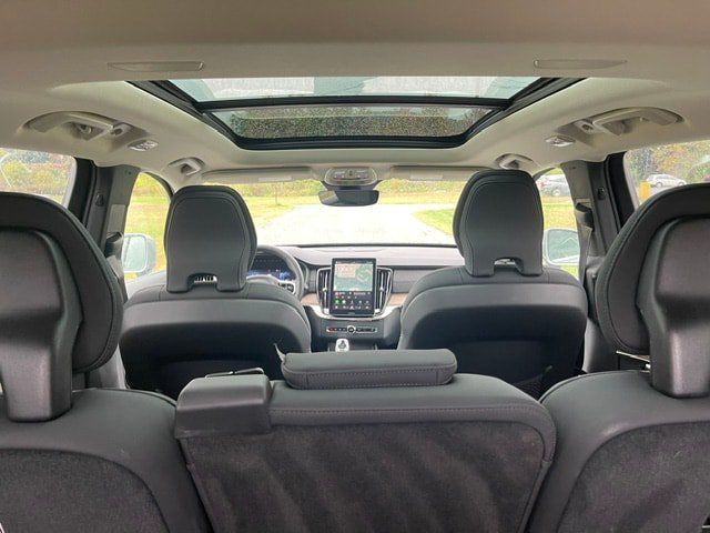 Used 2026 Volvo XC90 B6 Plus AWD/4WD image 10