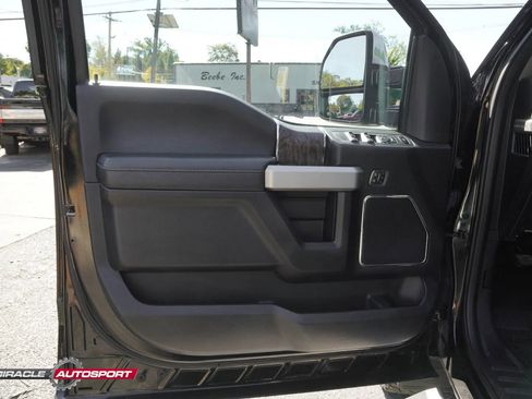 Used 2017 Ford F350 Lariat w/ Lariat Ultimate Package image 15