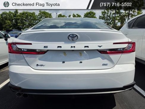 Used 2026 Toyota Camry SE FWD image 5