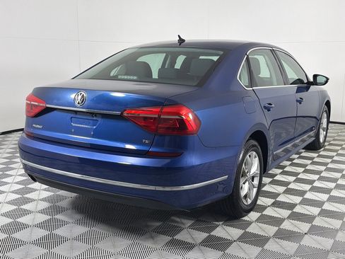 Used 2016 Volkswagen Passat 1.8T R-Line image 5